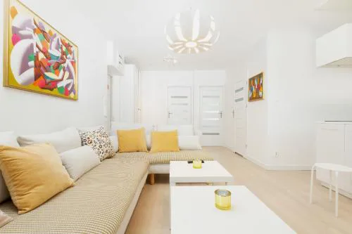 Gdynia Sunny Apartment for 5 People by Noclegi Renters