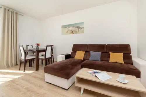 Baltic & Forest Gdynia Apartment with Parking by Noclegi Renters