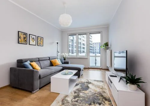 Marina Comfort Apartment by BookingHost