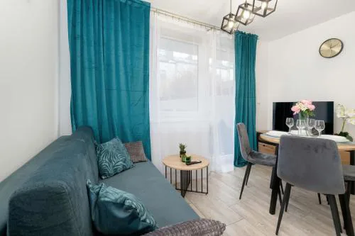 Stylowy Apartament z Ogrodem & Parkingiem by Noclegi Renters