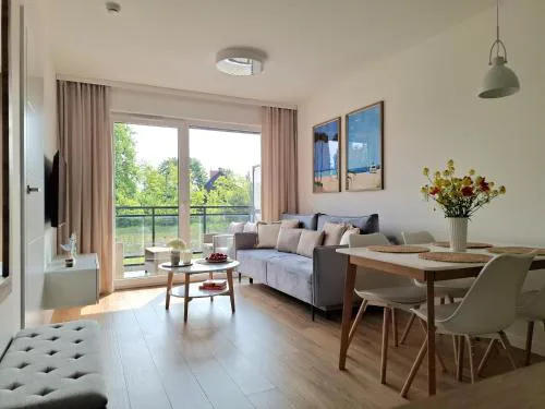Jantar Resort - Rodzinne Apartamenty z Parkingiem, Strefą Grilla i Placem Zabaw by Flatbook