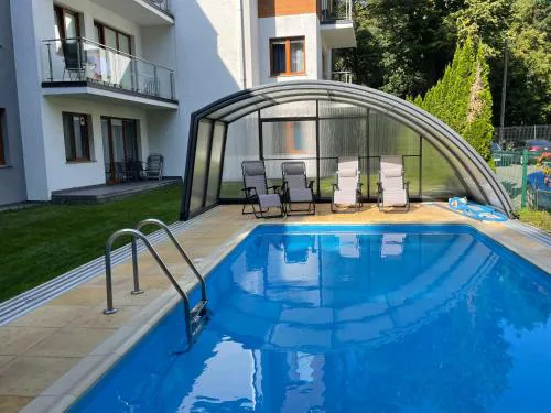 Apartament z ogródkiem, basen, garaż, Villa 4 Pory Roku