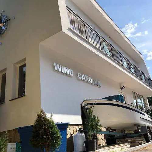 Wind Caroline