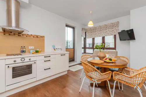 APARTAMENTY MIERZEJA - PRZY MARINIE, 100 m od Zalewu Wiślanego, Kąty Rybackie, Bezpłatny Meleks