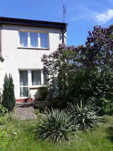 Apartament – 3 pokojowe dwupoziomowe mieszkanie z ogrodem