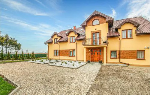 Beautiful Apartment In Polchowo