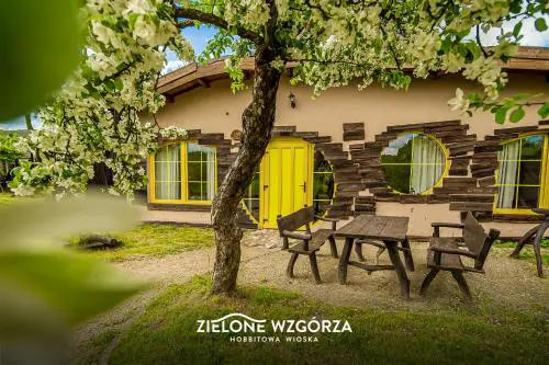 Zielone Wzgórza - Hobbitowe Domki na Kaszubach