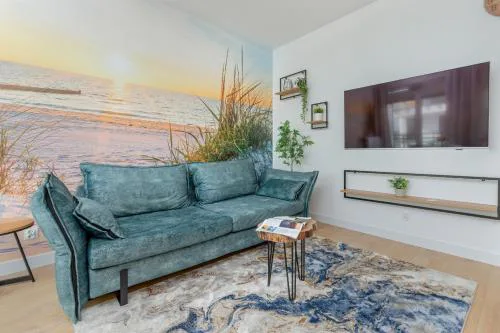 Nowy Świat Stylish, Seaside Apartment with Balcony & Parking Puck by Noclegi Renters