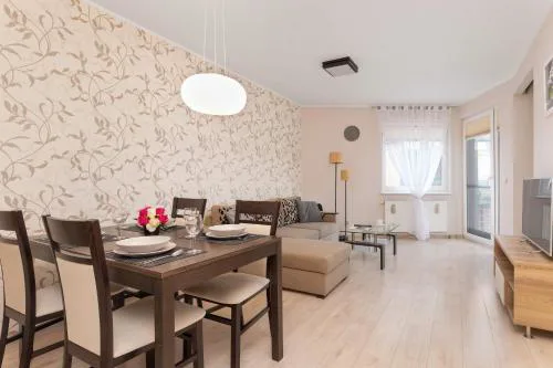 Przytulny Apartament z Widokiem na Morze i Parkingiem by Noclegi Renters