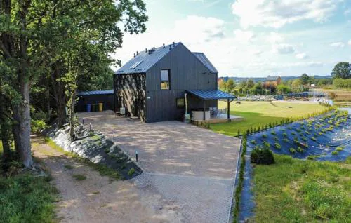 Cozy Home In Sianowo With Wifi