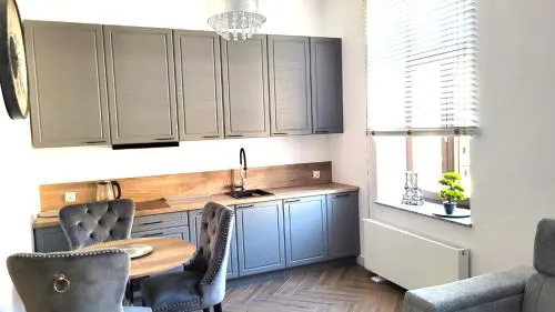 APARTAMENT JARACZA 28/8