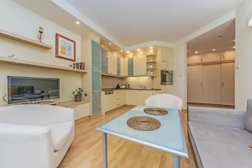 Apartament Złota Gracja z prywatnym parkingiem