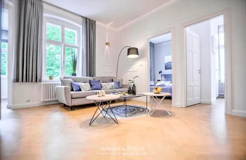 Family Luxury Wonder Heaven Apartment, 50m M Cassino Street, first - 3 bedrooms&studio, second - 2 bedrooms&studio, private parking w cenie, SUMMERWINTER Brand