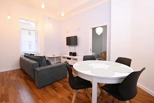 Gustowny Apartament Victus z 2 Sypialniami by Noclegi Renters