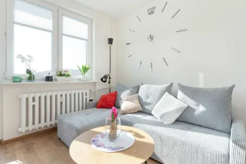 Słoneczny Apartament z Pięknym Widokiem, Balkon & Parking by Noclegi Renters