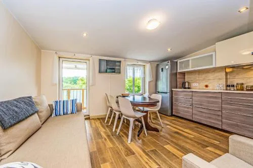 Victus Bright Apartment with Parking by Noclegi Renters