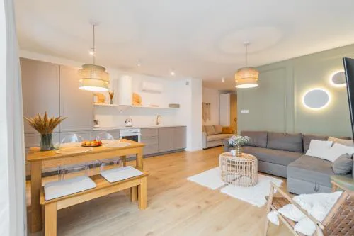 APARTAMENTY MIERZEJA - STEGNA PARK PREMIUM, 500 m od plaży, Bezpłatny Meleks