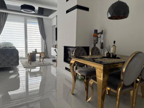 Apartament z basenem i kominkiem ,,baltic sun”