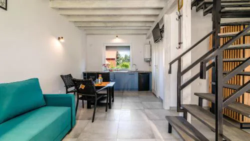 Morskie Domki Apartamentowe PIAMOLA ze strefą gier i miejscem do grillowania