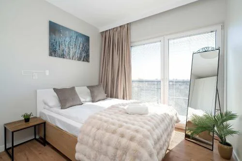 Bright Apartment Bulgarska with Parking near ENEA Stadium by Noclegi Renters