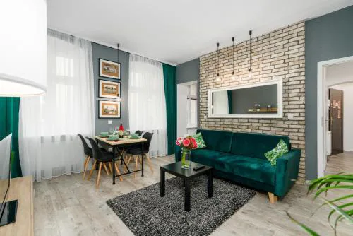 Deluxe Old Town Apartment by Noclegi Renters