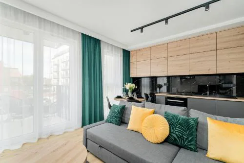 Esencja Apartments with Free Parking Garbary 104 by Noclegi Renters