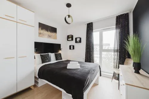 Fiqus Marcelin Deluxe Apartment by BookingHost