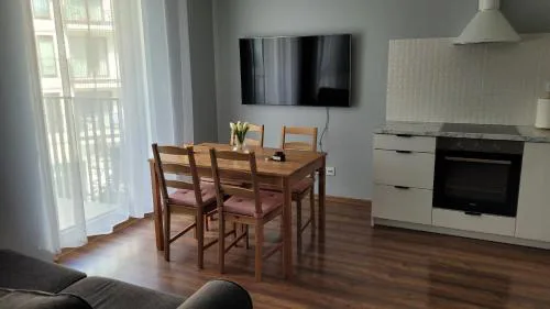 Garbary Retreat with FREE GARAGE PARKING!