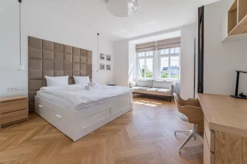 Kochanowskiego Luxury Apartment by BookingHost