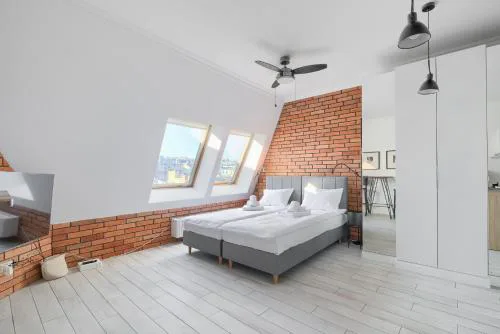 Kwiatowa Loft Apartment by BookingHost