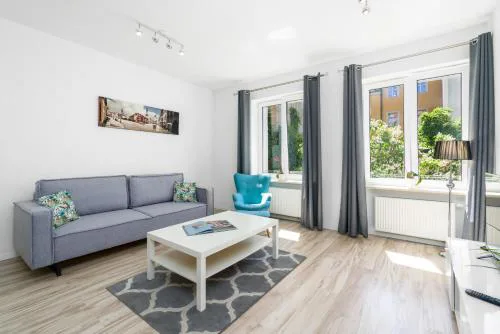 Modern One Bedroom Apartment in Poznań by Noclegi Renters