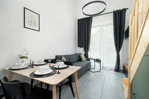 Pet Friendly Cozy Studio with Balcony in Poznań by Noclegi Renters