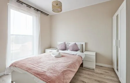 Poznań Airport Homely Apartment by BookingHost