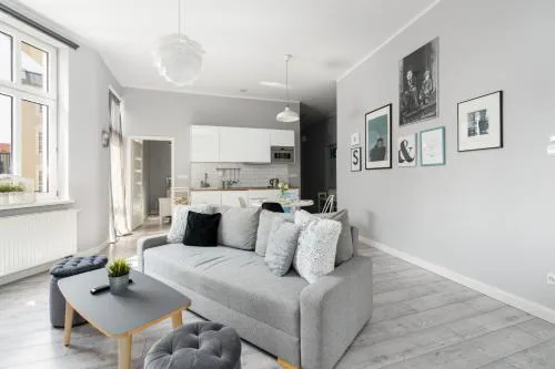 Scandi Małe Garbary Apartment Piaskowa near Old Market Square by Noclegi Renters