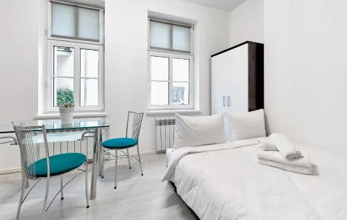 Warta River White Studio by BookingHost