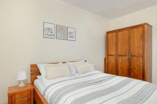 Wilczak Spacious Apartment with FREE GARAGE Poznań by Noclegi Renters