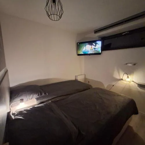 KOMFORT NOCLEGI, SUTERENA - basic&standard rooms