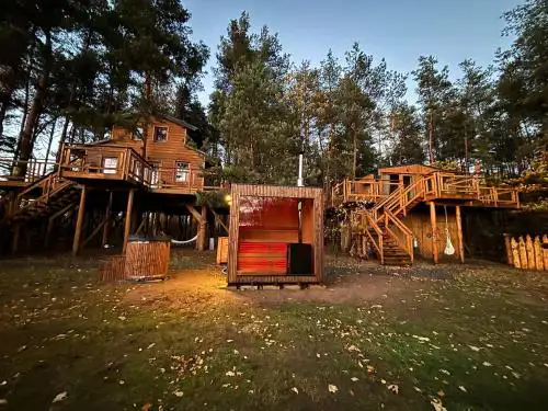 ForRest House Domki na drzewie niedaleko Suntago