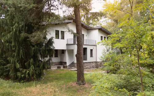 Golden Villas Forest Spa Retreat - Jacuzzi & Sauna