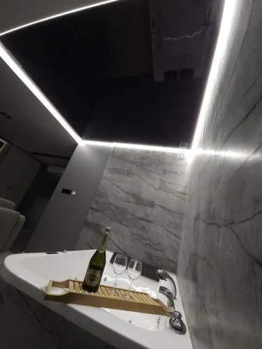 Apartament w Centrum z Jacuzzi, prywatny parking klimatyzacja 3