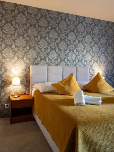 NOVA City Hotel