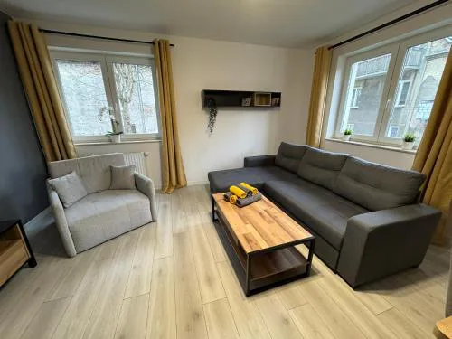 Apartament Wiosenny Kamienica Grochów with free parking