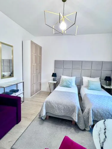 Apartamenty i pokoje z prywatną łazienką Willa Bielany