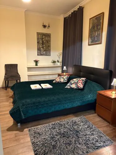 Apartment Castle Square z widokiem na Plac Zamkowy i Zamek Królewski