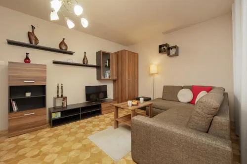 Apartment with Balcony for 2 People in Warsaw by Noclegi Renters