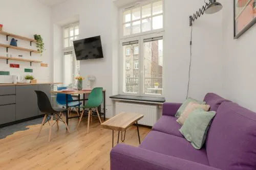 Apartment with Balcony Warsaw's Praga by Noclegi Renters