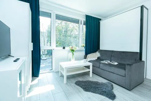 Batorego 18 - Yellow - Stacja metra 300m - underground station 300m - Better Rental