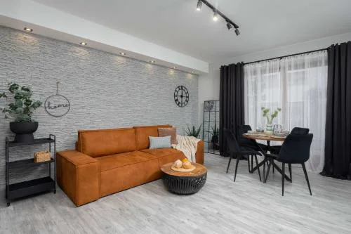 Bright Apartment with Terrace & Parking near Metro Kondratowicza by Noclegi Renters