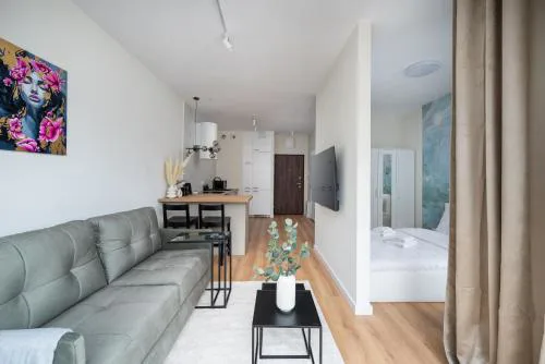 Business Park Cosy Apartment by BookingHost