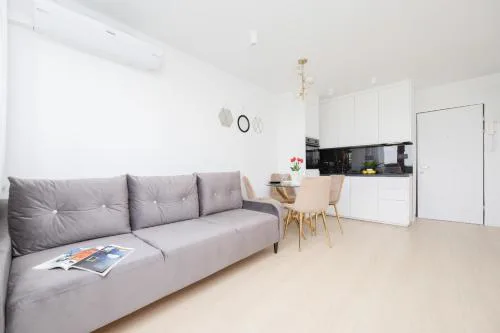 Capitol Bright Apartment in Central Warsaw by Noclegi Renters